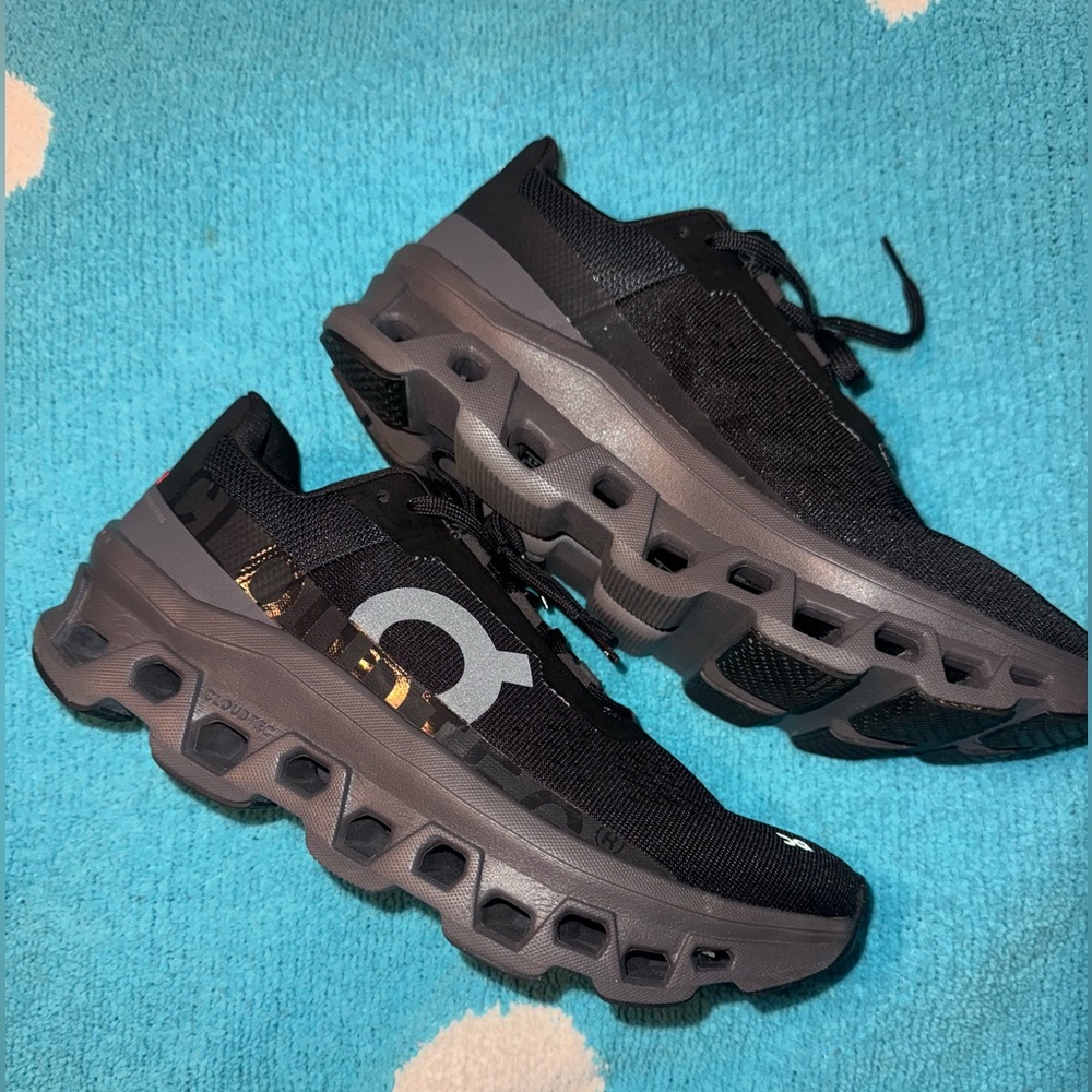 On Running Cloudmonster Black Gray Sneakers women’s Size 8.5 CloudTec Cushion